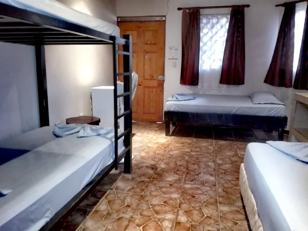 Отель La Casona De Тортугеро Экстерьер фото