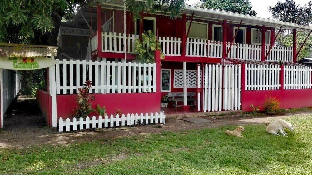 Отель La Casona De Тортугеро Экстерьер фото